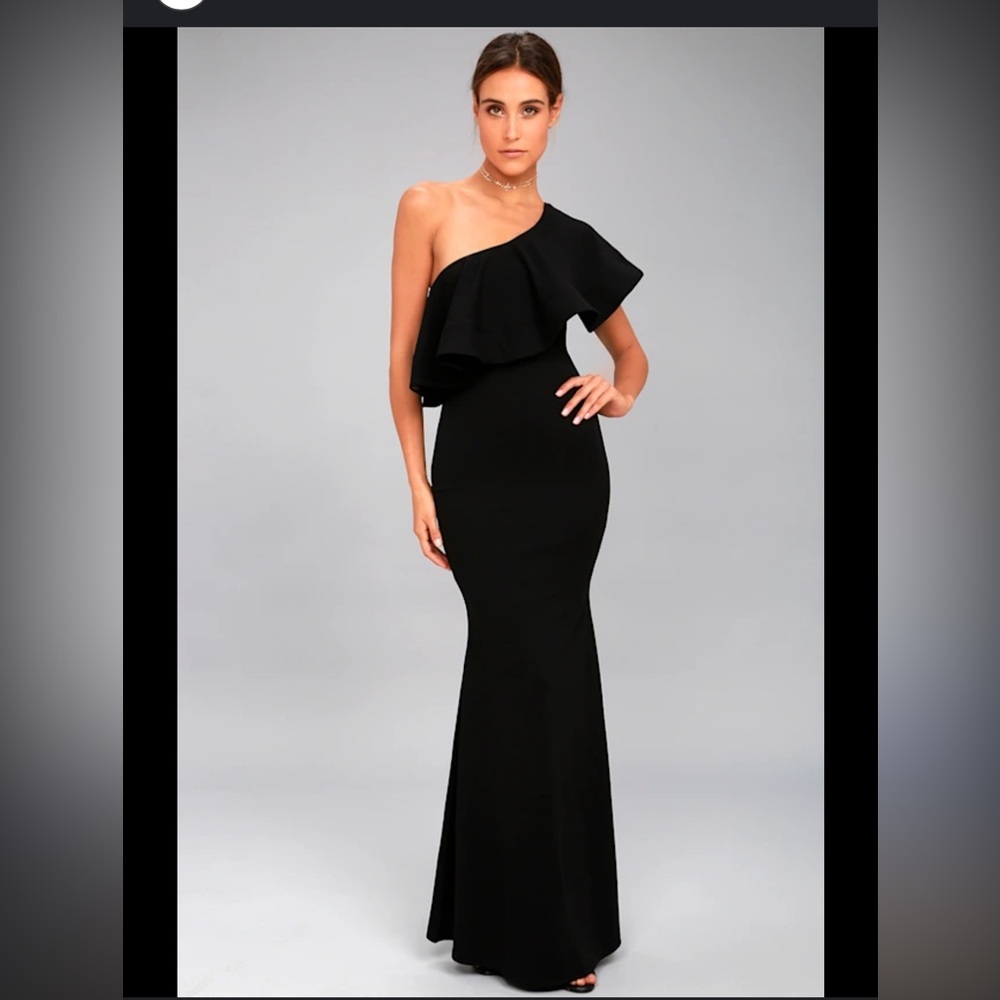 Lulu’s So Amazed Black One-Shoulder Maxi Dress